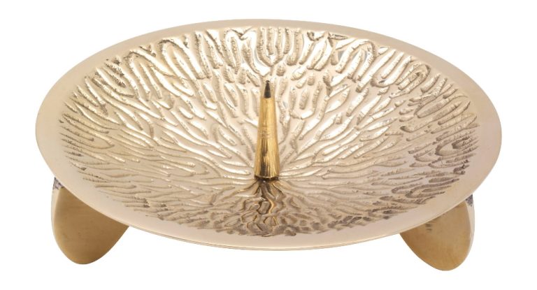 Świecznik z mosiądzu - miseczka karbowana na trzech nóżkach